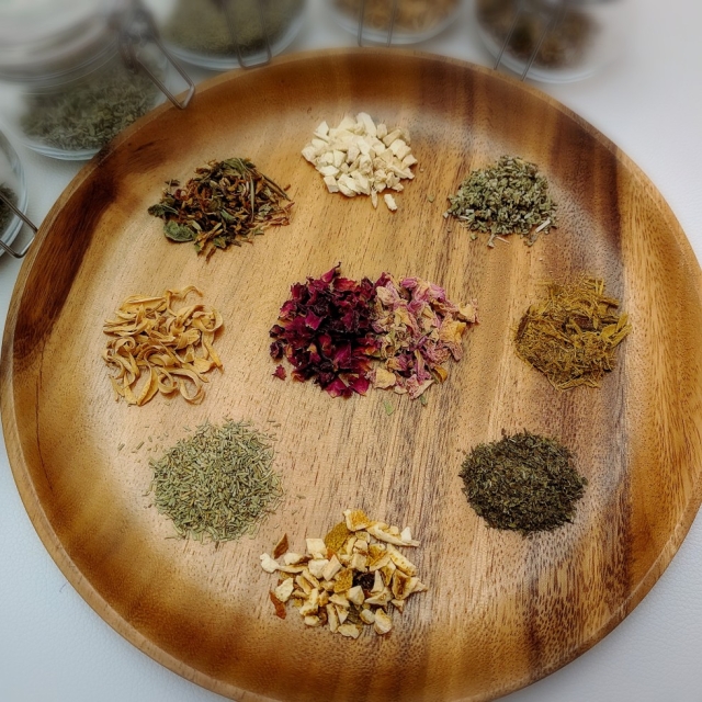 ハーブに秘めた心情🌿〜おかま直伝よもぎ蒸し®〜